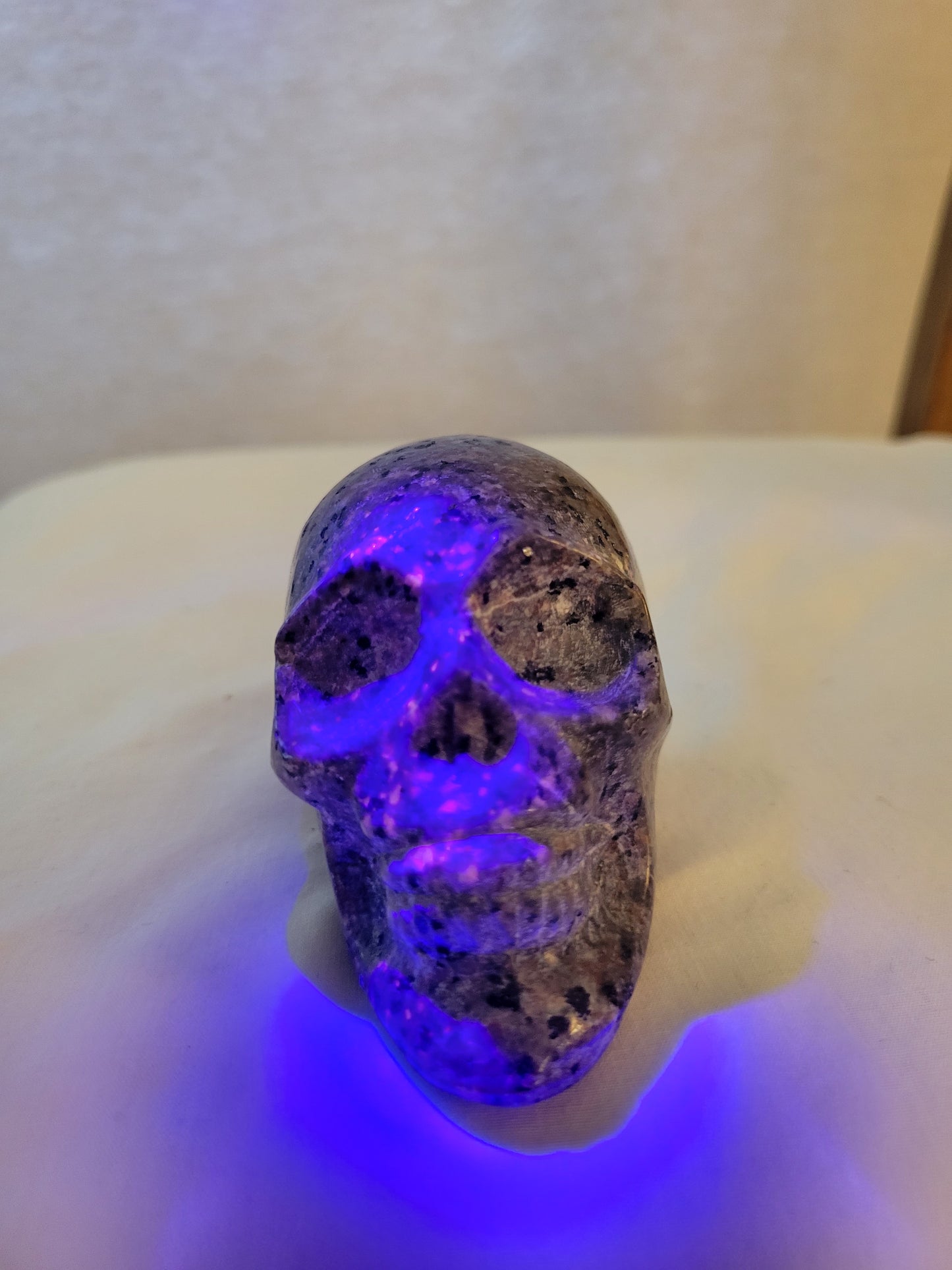 Yooperlite (UV Reactant) Skull